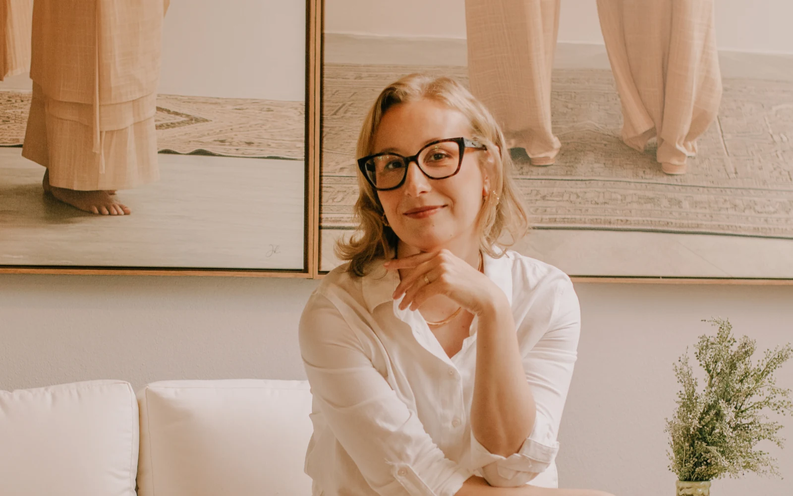 Caroline Foletto Bevilaqua em seu consultório